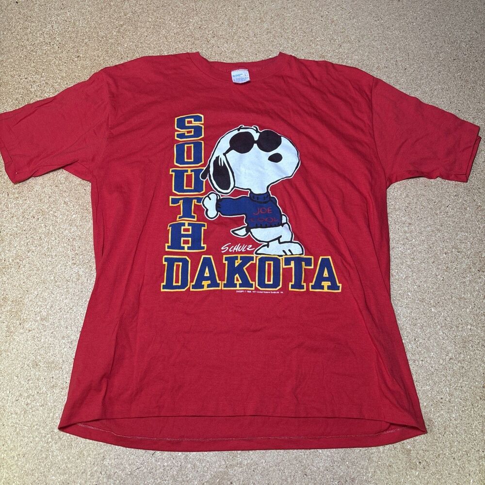 Vintage 70s Snoopy Joe Cool Size L Peanuts Single stitch Red South Dakota USA
